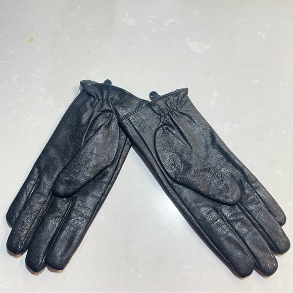 LEATHER BLACK GLOVES WITH BOW ONE SIZE SOFT LEATHER - Picture 3 of 13